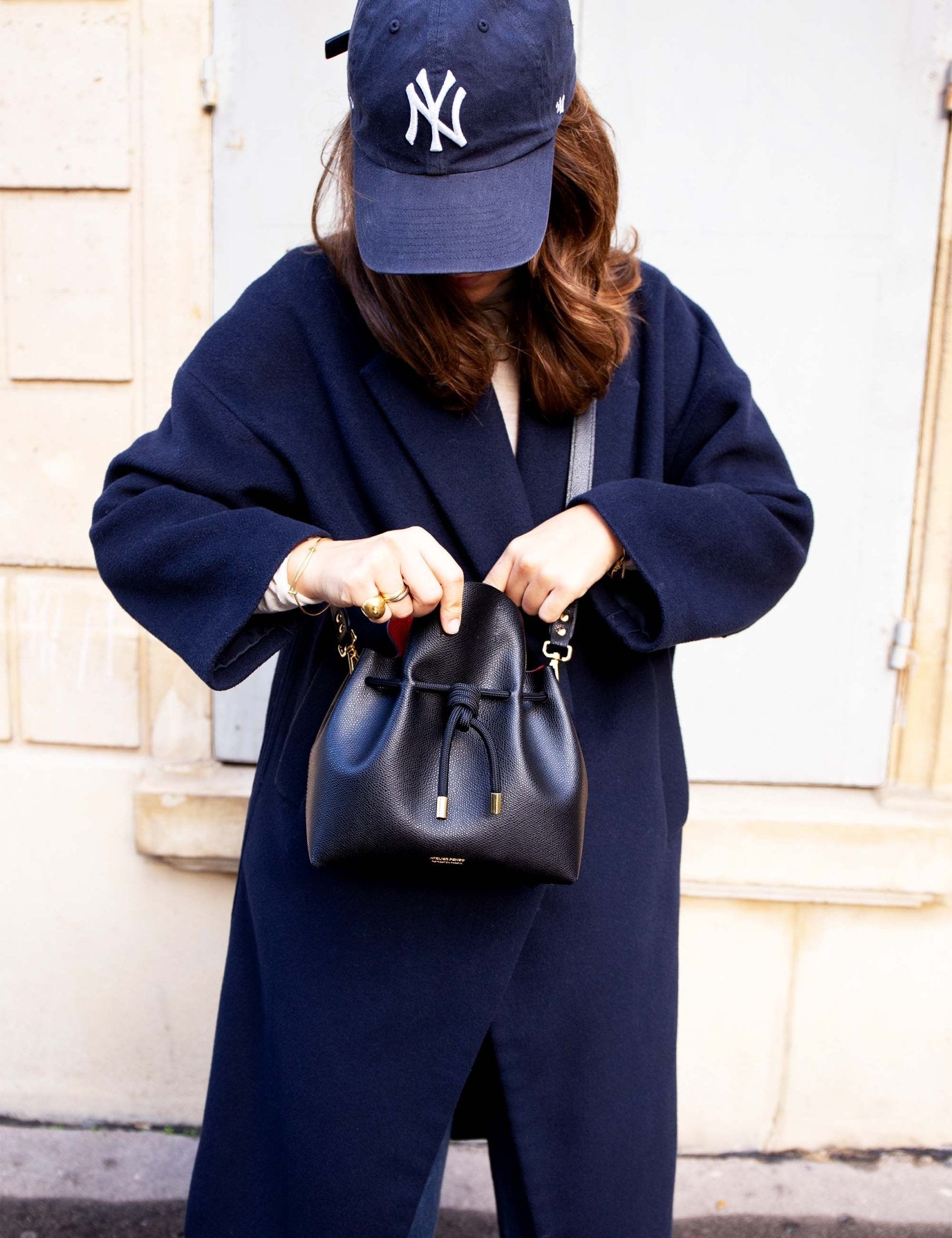 SAC SEAU BUCKET EN CUIR - BANDOULIÈRE CUIR - Atelier Penso